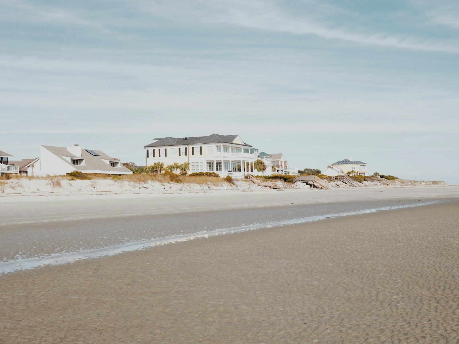 Gulf-coast home on the dune line